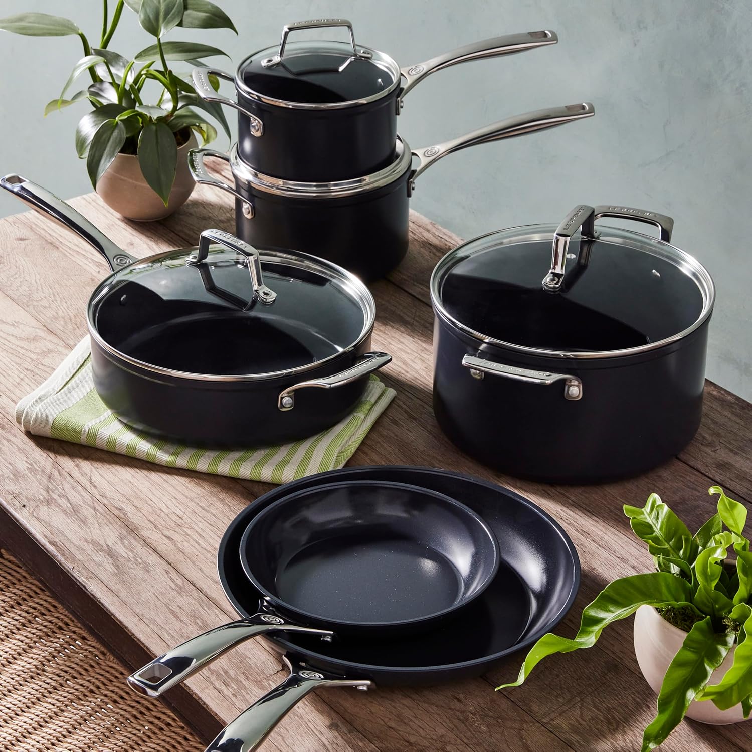 Non-stick Ceramic Shallow Braiser with Glass Lid, 3.5 qt. P333