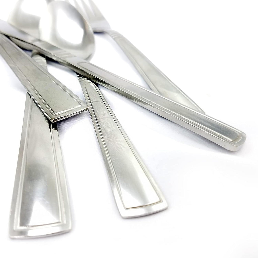 24 Piece Flatware Set, Silver Q608550