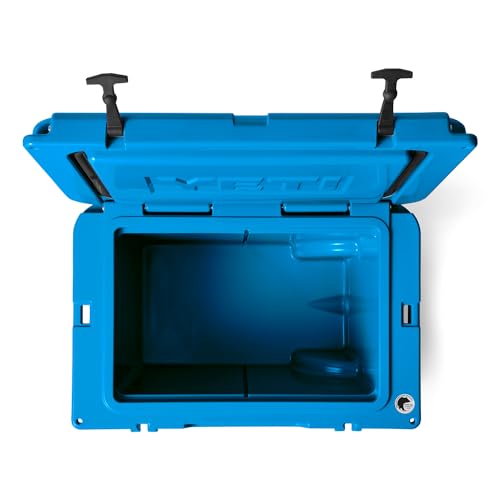 Wheeled Hard Cooler A90569