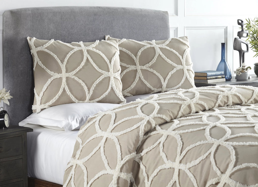Wedding Ring Tufted Chenille Comforter Set A2950