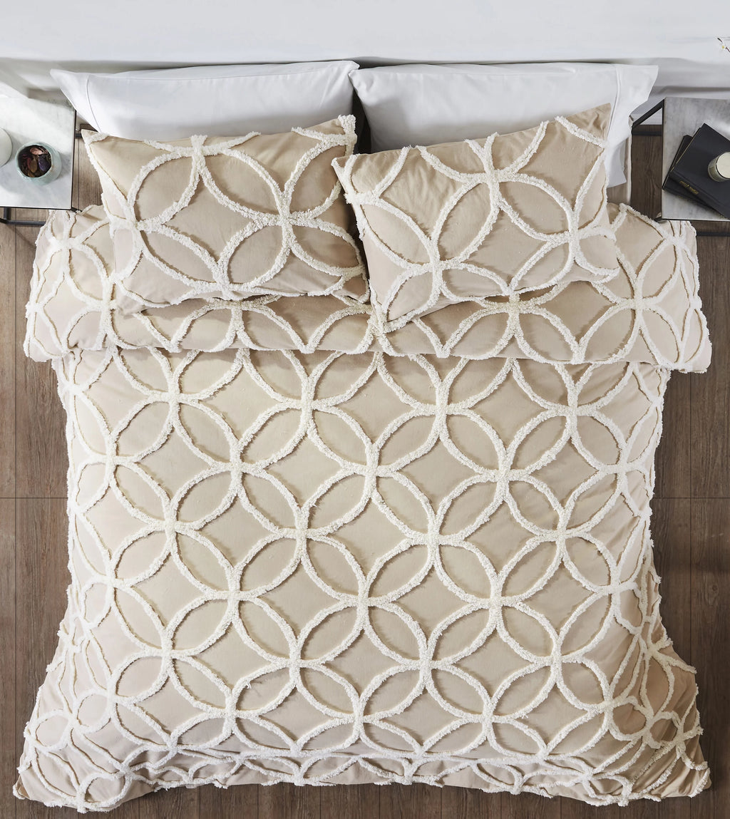 Wedding Ring Tufted Chenille Comforter Set A2950