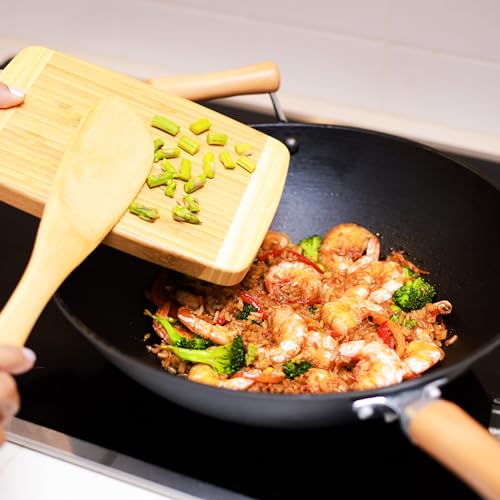 14-Inch Cast Iron Wok with Maple Handle Y2761