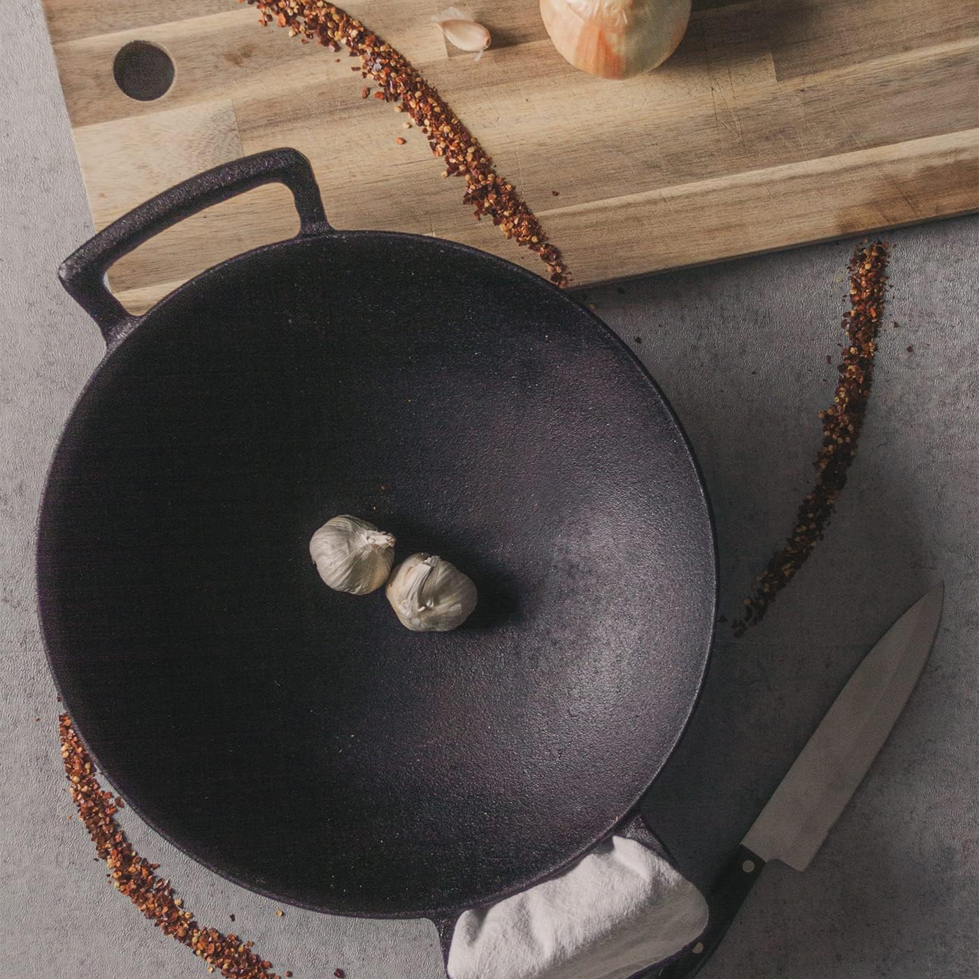 Cast Iron Wok with Flat Base and Handles E532