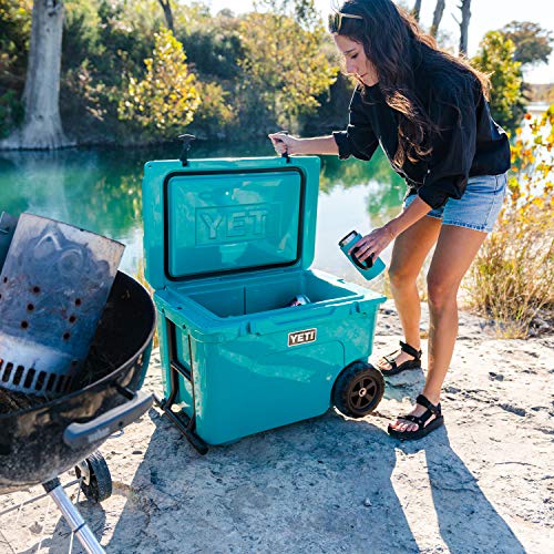 Wheeled Hard Cooler A90569