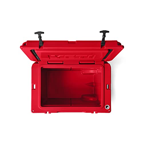 Wheeled Hard Cooler A90569