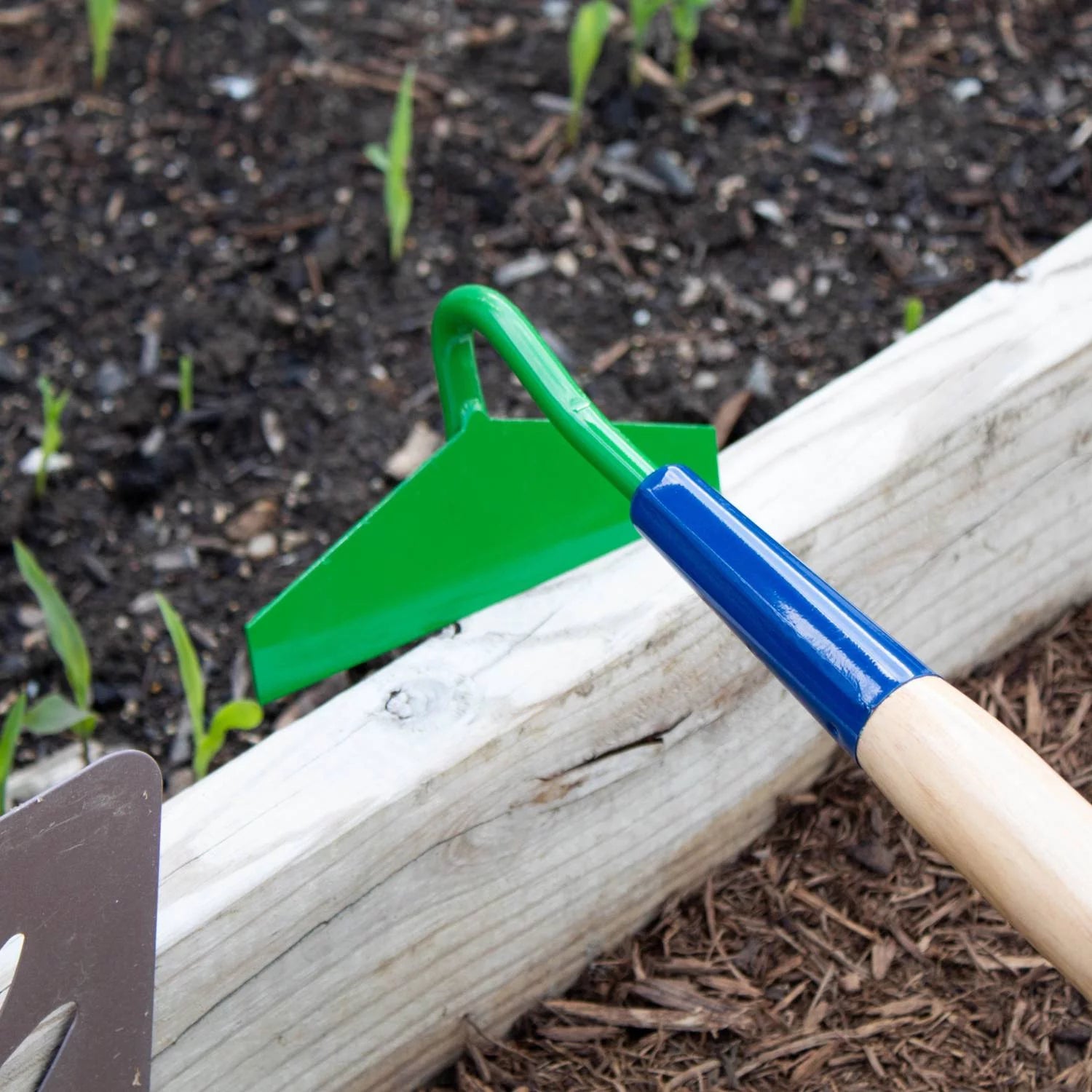 Garden Hoe with 6 Inch Sharp Blade for Weeding and Soil Preparation O28189