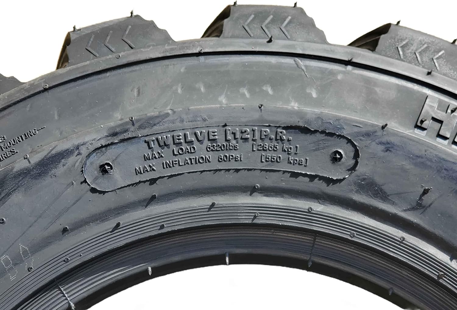 Heavy Duty 12x16.5 12 Ply Skid Steer Tire with Rim Guard F682